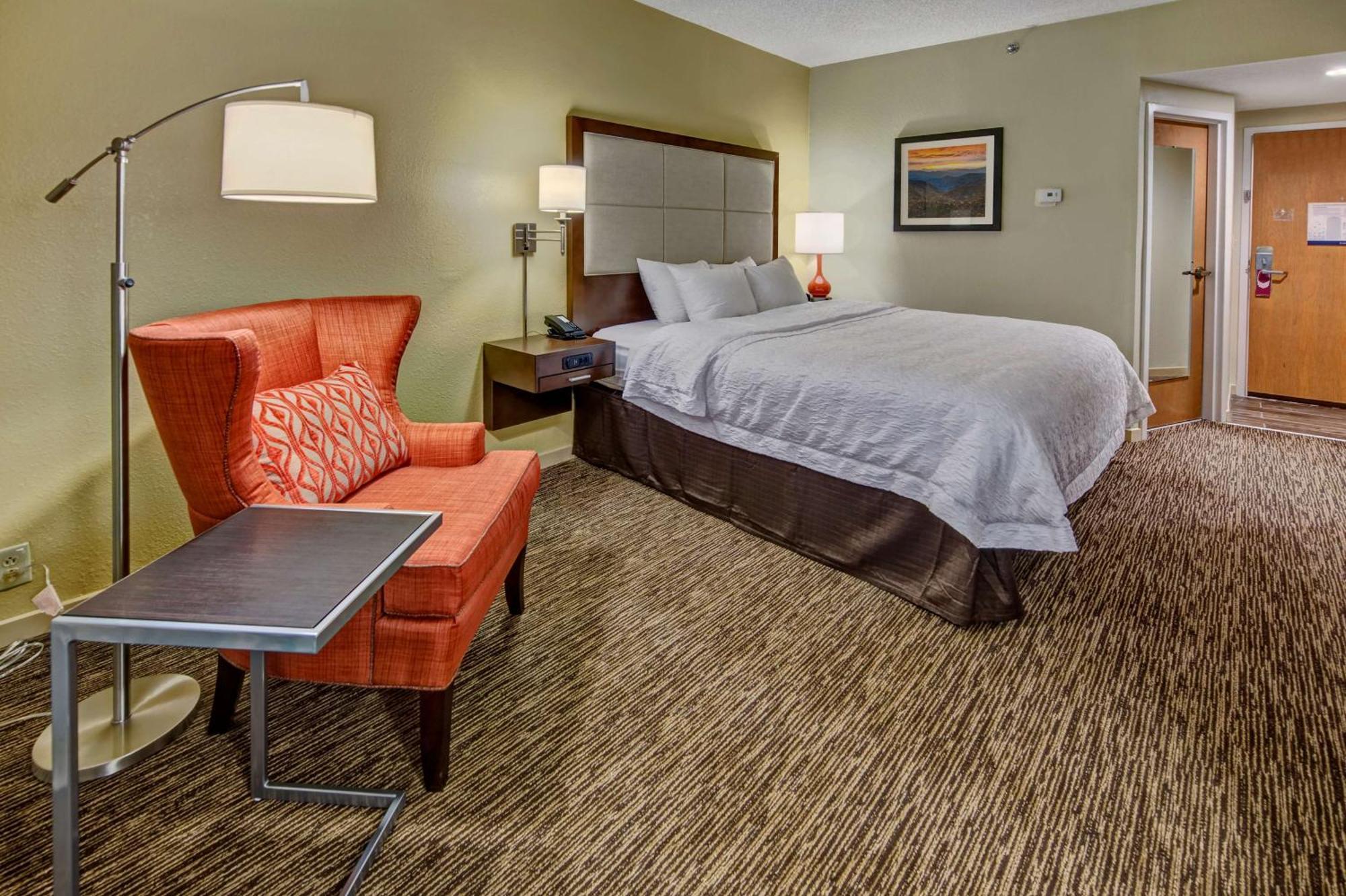 Hampton Inn Concord/Каннаполис Экстерьер фото